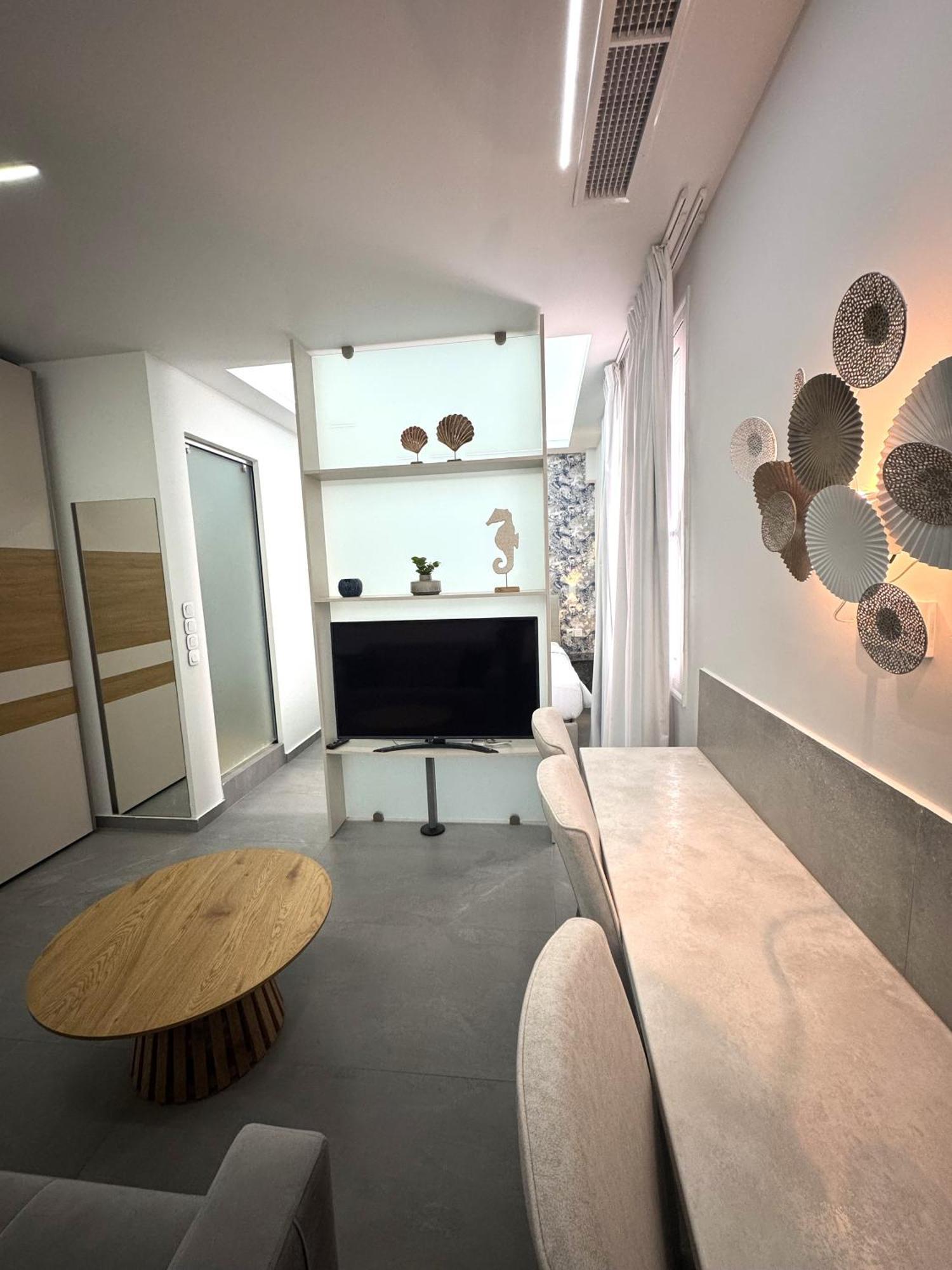 Chic Centre Apartment